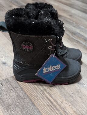 totes Black Winter Boots with Pink Accents